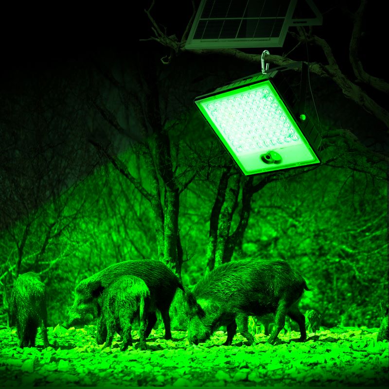 Load image into Gallery viewer, Solar Green Light for Night Hunting -15,000 lumens
